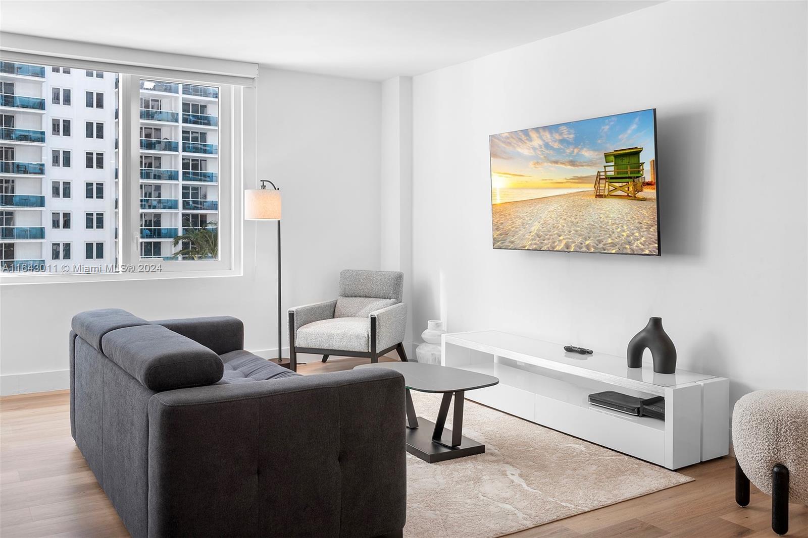 RONEY PALACE CONDO - Residential Lease