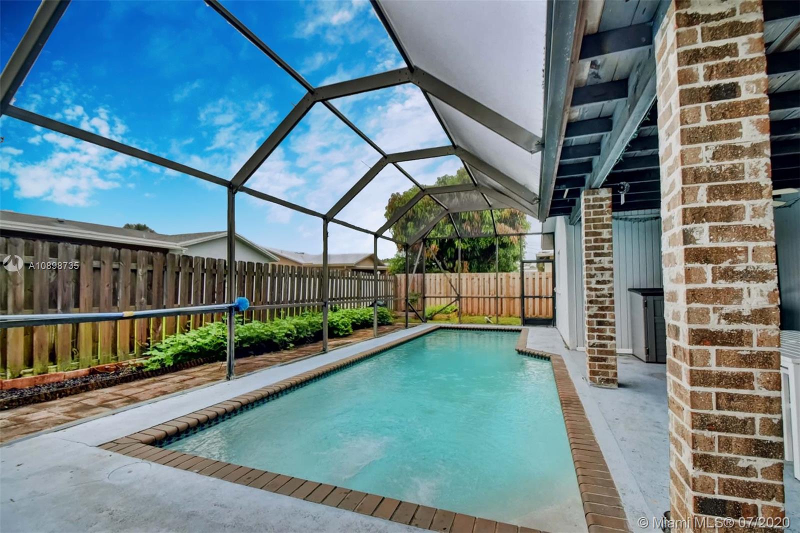 SANDALFOOT COVE SEC 6 - Residential