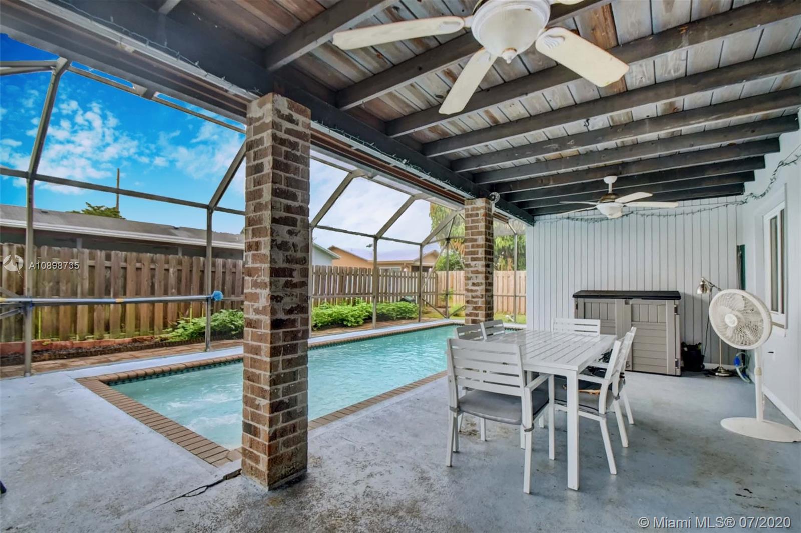 SANDALFOOT COVE SEC 6 - Residential