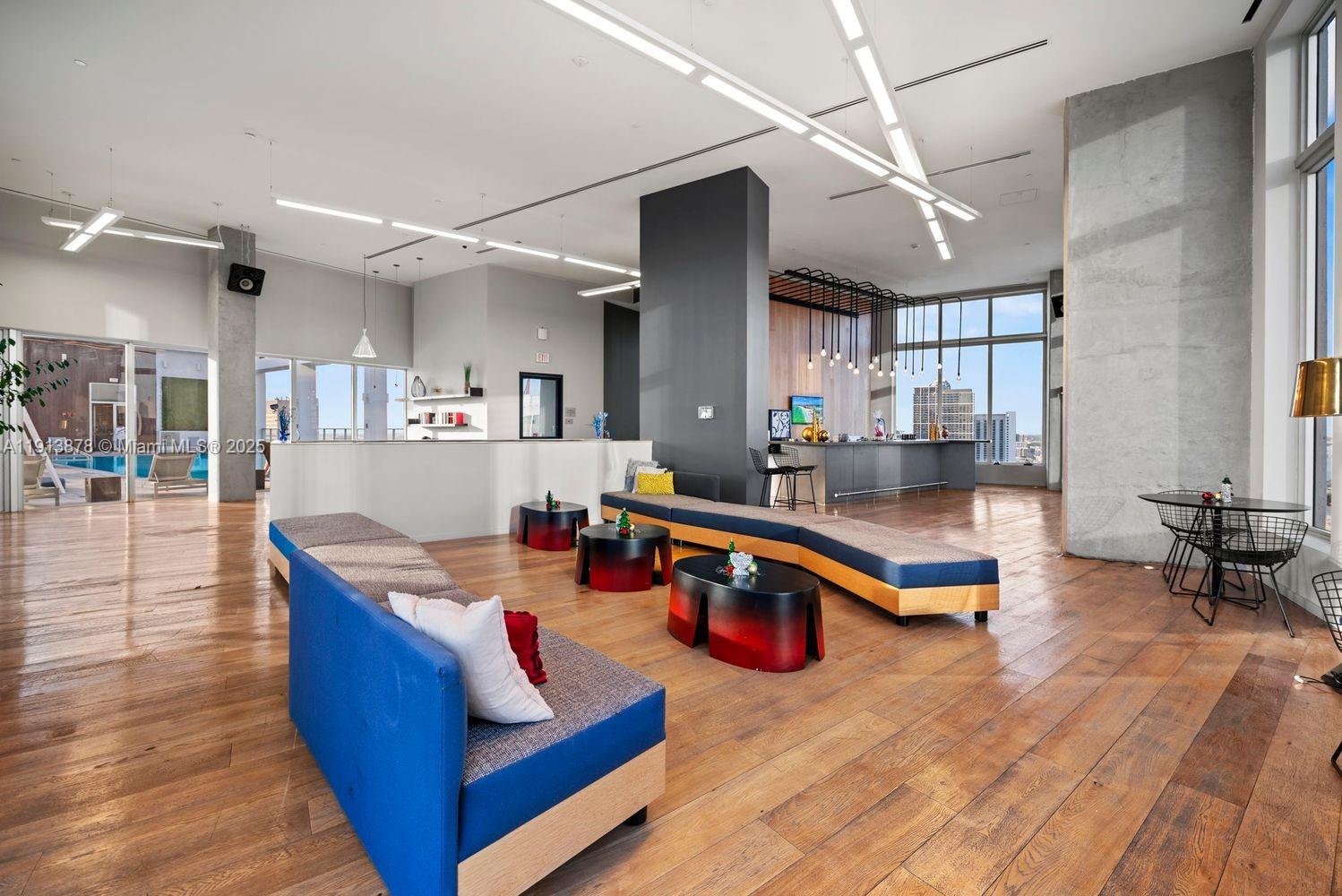 CENTRO CONDO - Residential