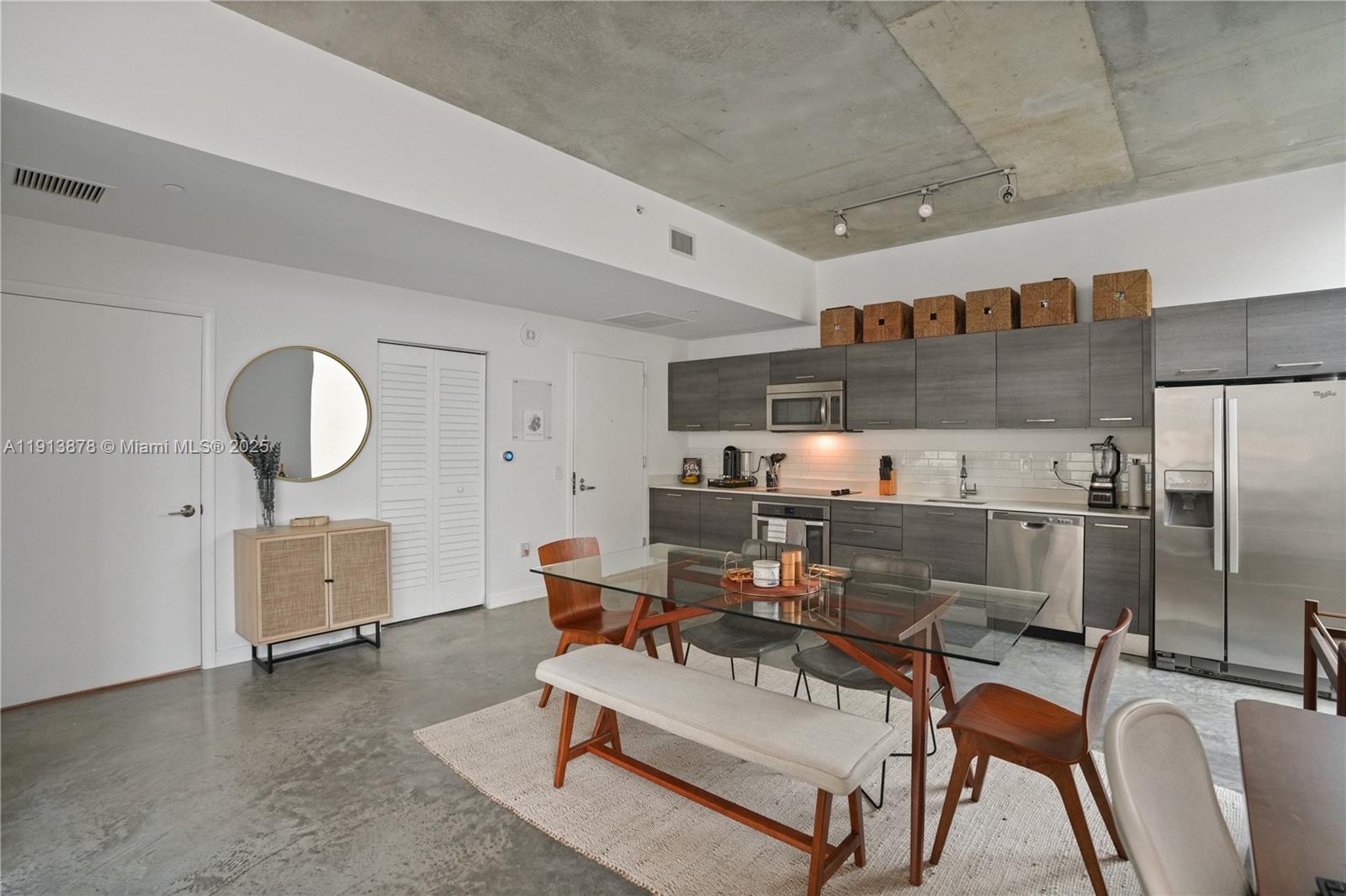 CENTRO CONDO - Residential