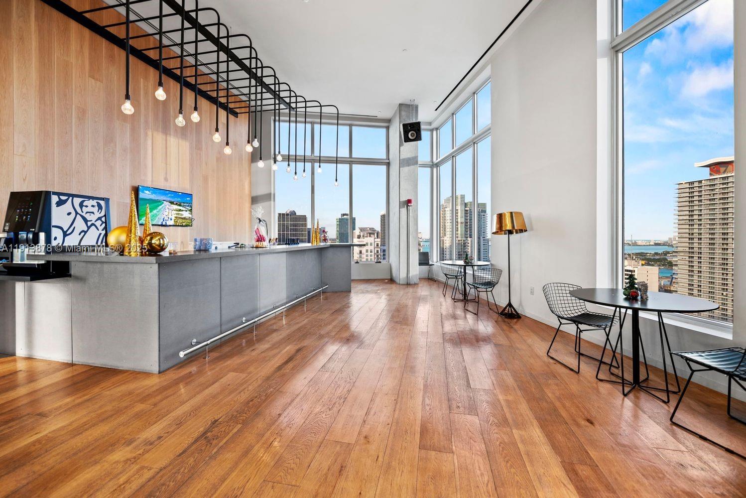 CENTRO CONDO - Residential