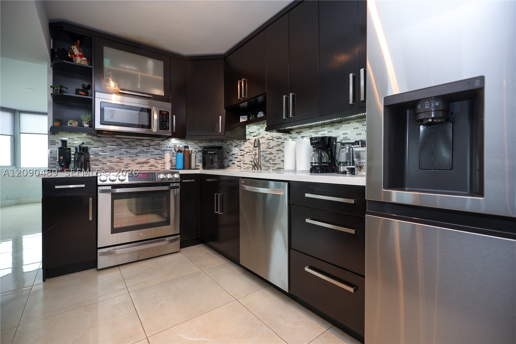 7135 Collins Ave 735