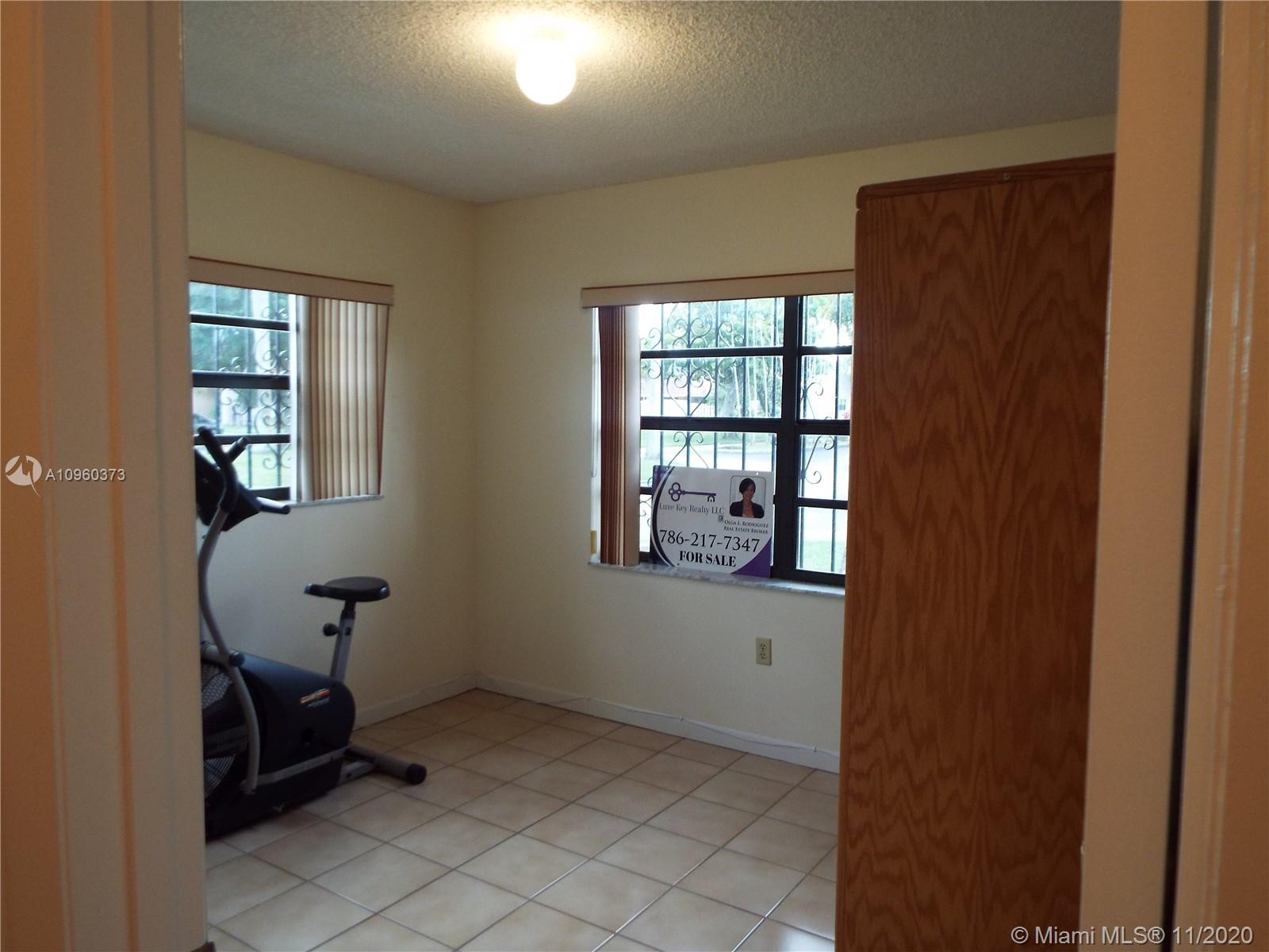 SOMERSET VILLAS - Residential