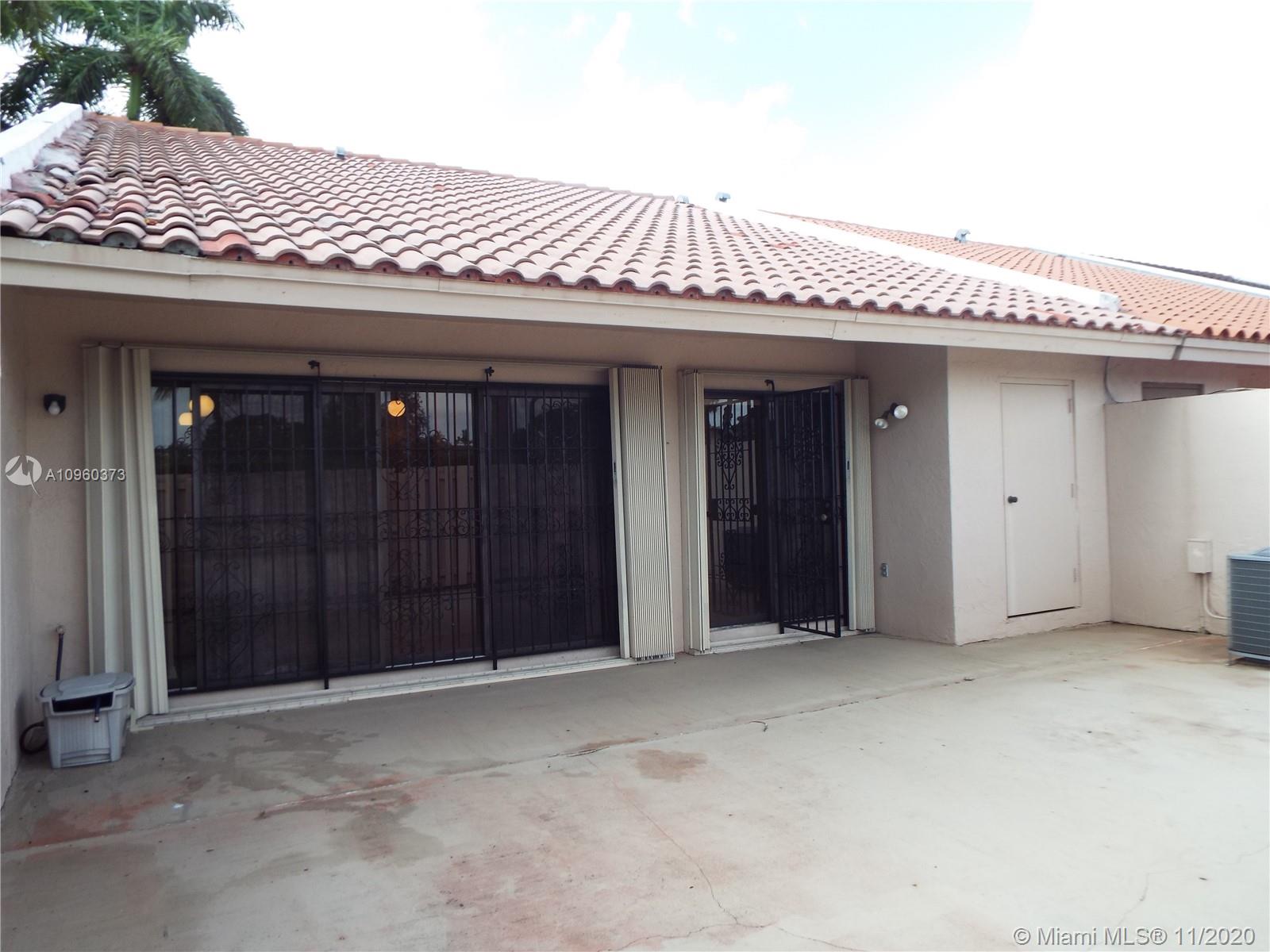 SOMERSET VILLAS - Residential