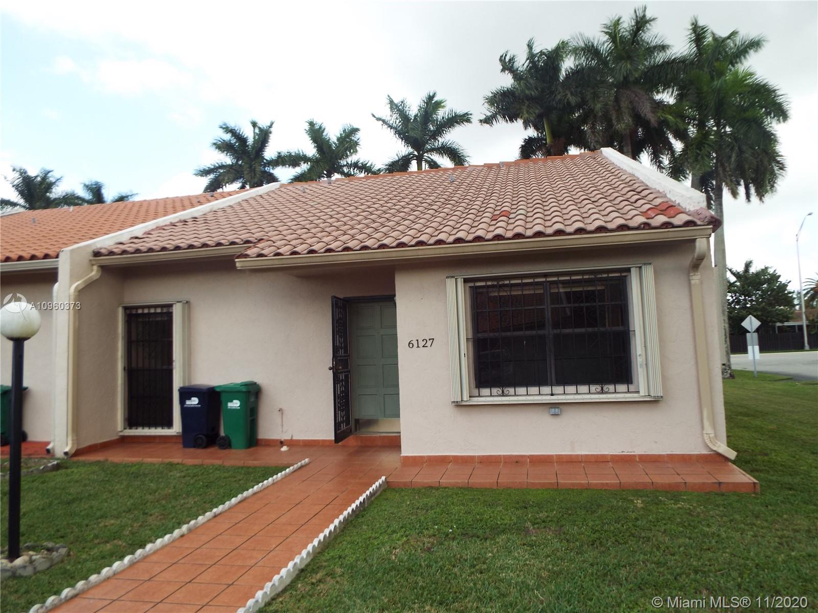 SOMERSET VILLAS - Residential