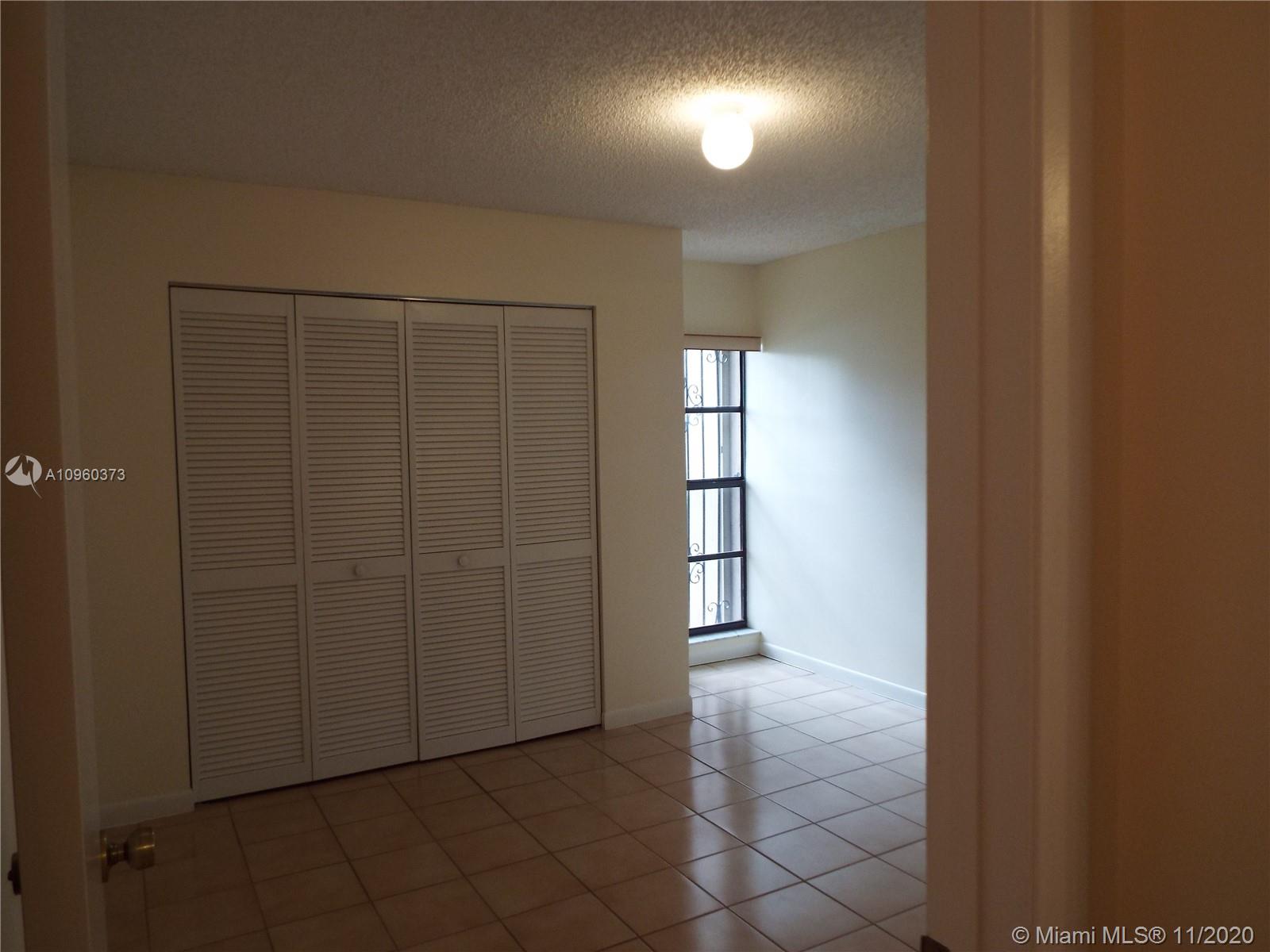 SOMERSET VILLAS - Residential