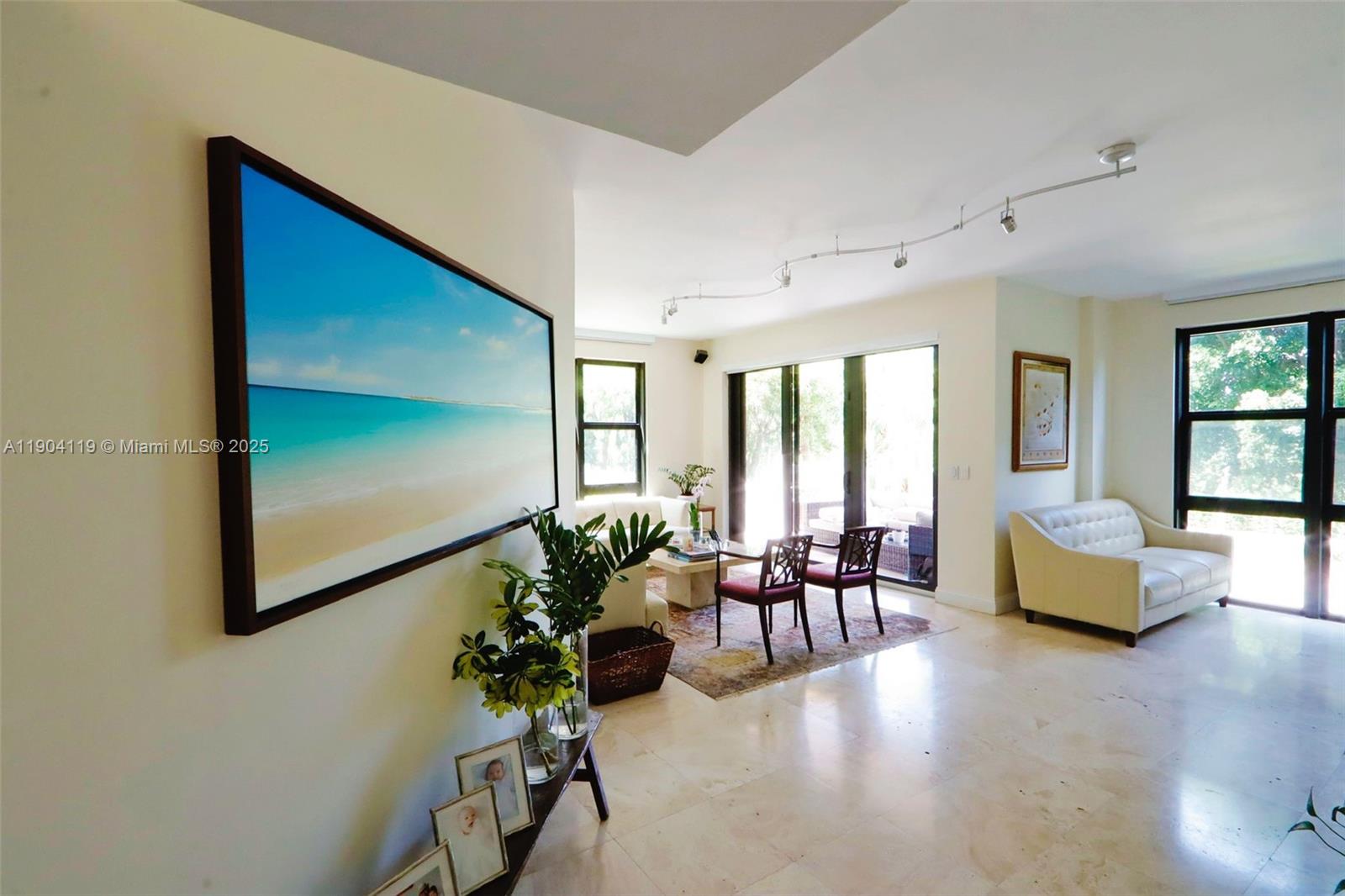 TOWERS OF KEY BISCAYNE CO - Residential Lease