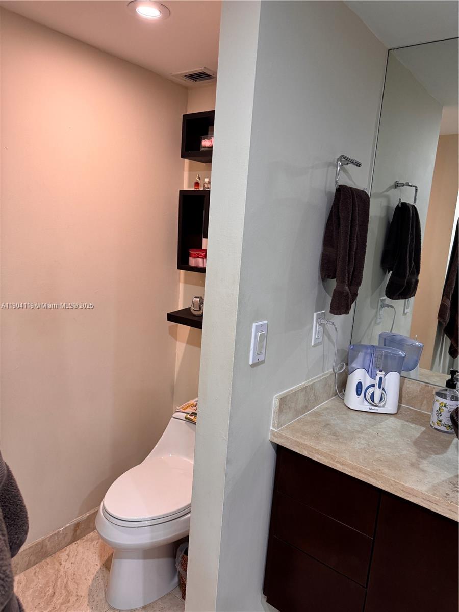 TOWERS OF KEY BISCAYNE CO - Residential Lease