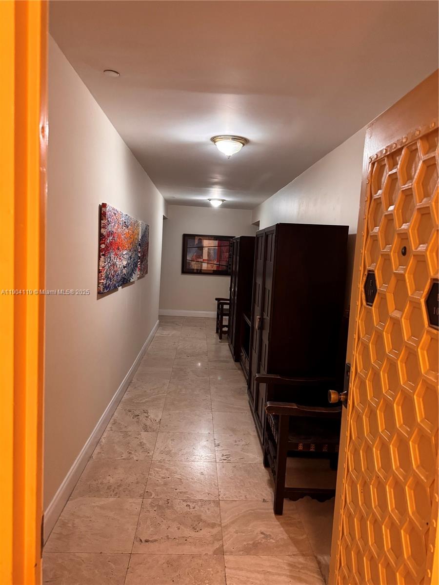 TOWERS OF KEY BISCAYNE CO - Residential Lease