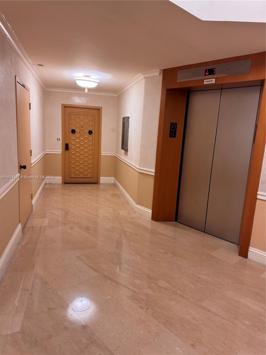 TOWERS OF KEY BISCAYNE CO - Residential Lease