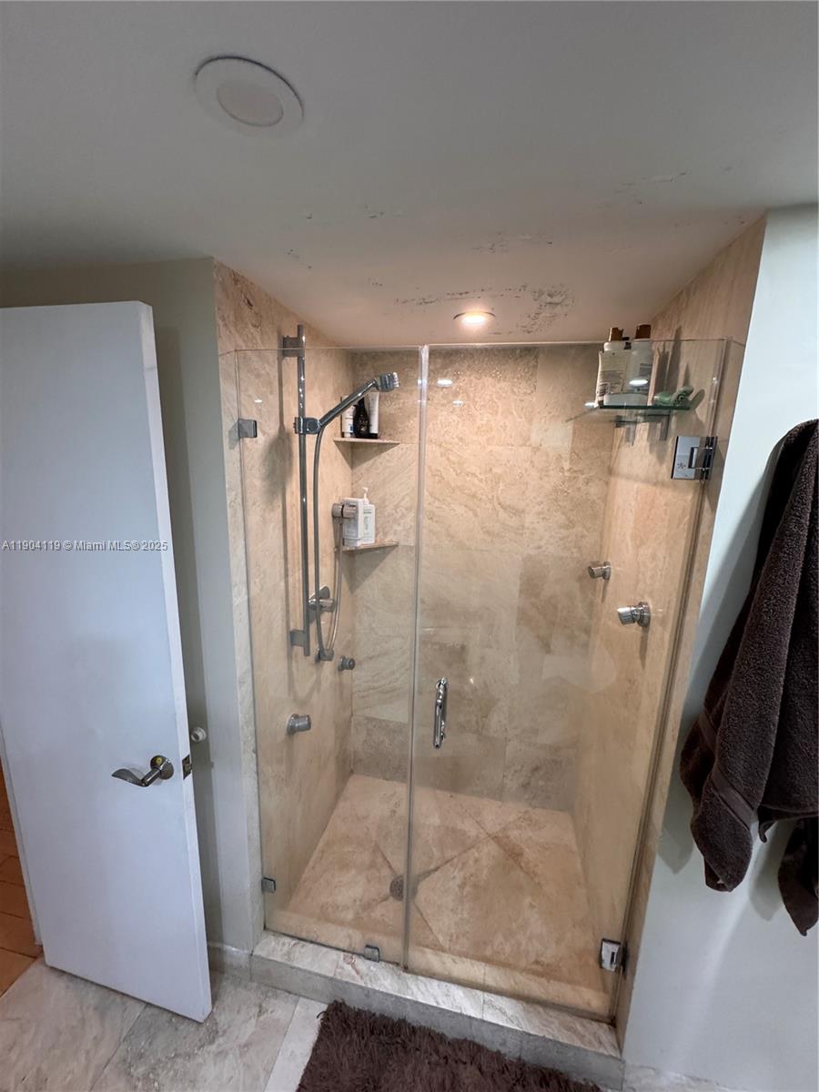 TOWERS OF KEY BISCAYNE CO - Residential Lease