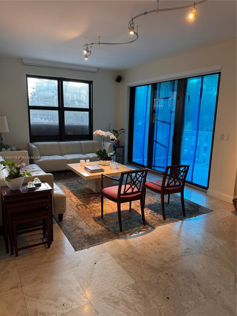 TOWERS OF KEY BISCAYNE CO - Residential Lease