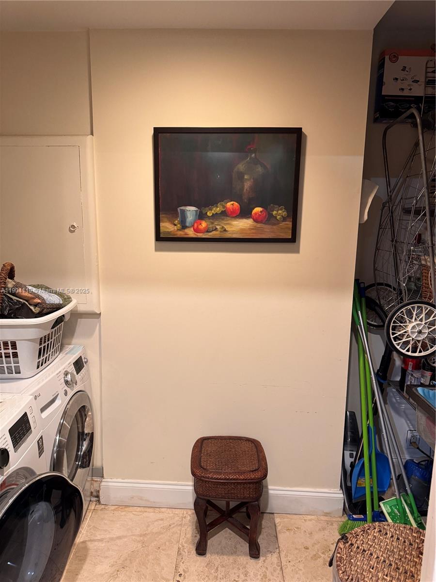 TOWERS OF KEY BISCAYNE CO - Residential Lease