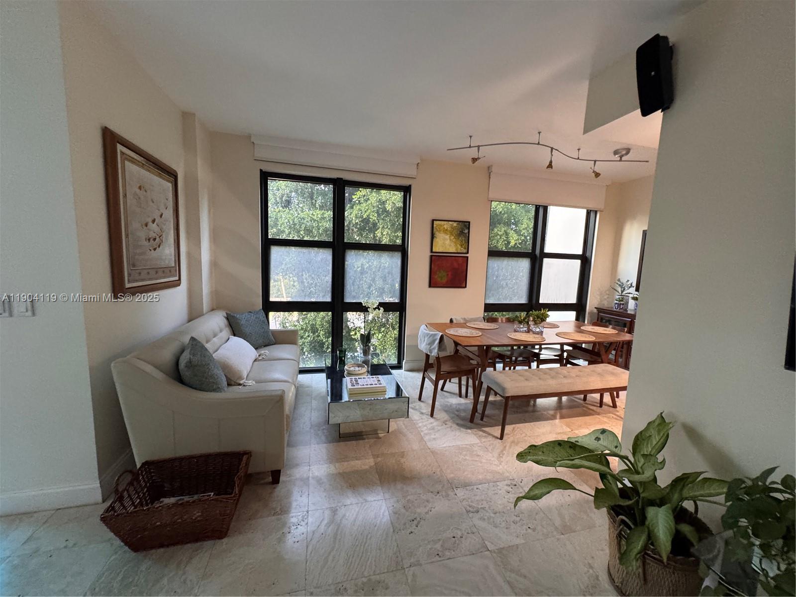 TOWERS OF KEY BISCAYNE CO - Residential Lease