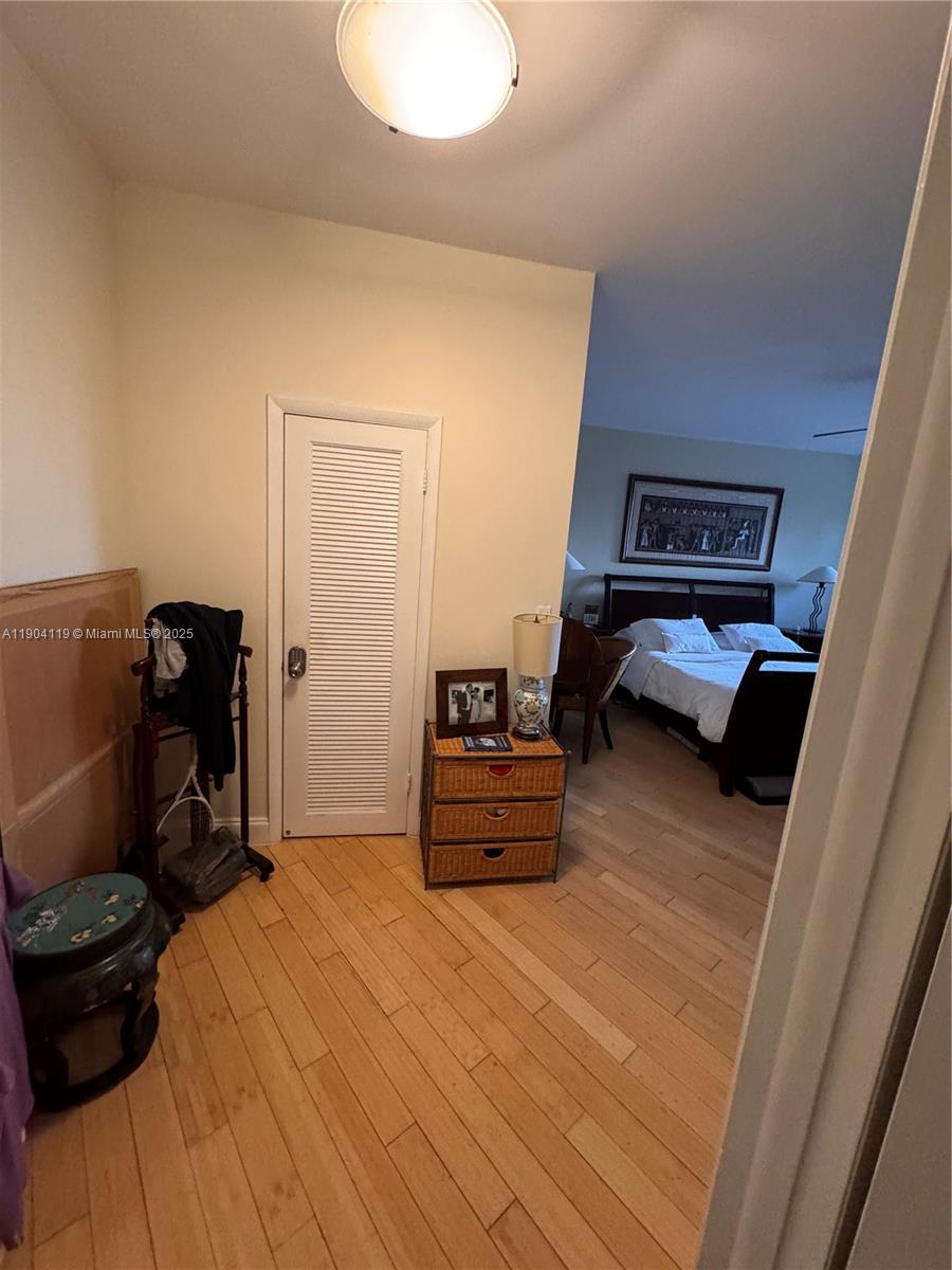 TOWERS OF KEY BISCAYNE CO - Residential Lease