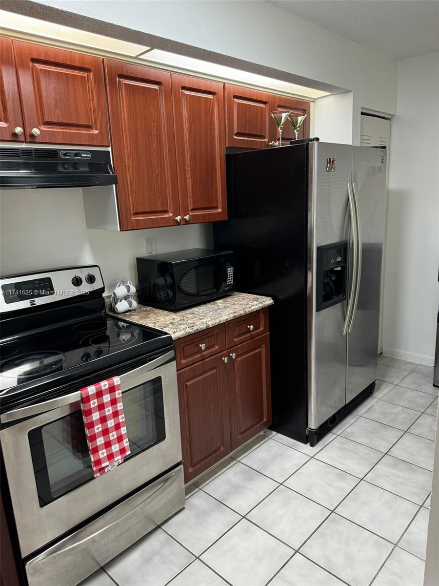 LE CLUB AT OLD CUTLER CON - Residential