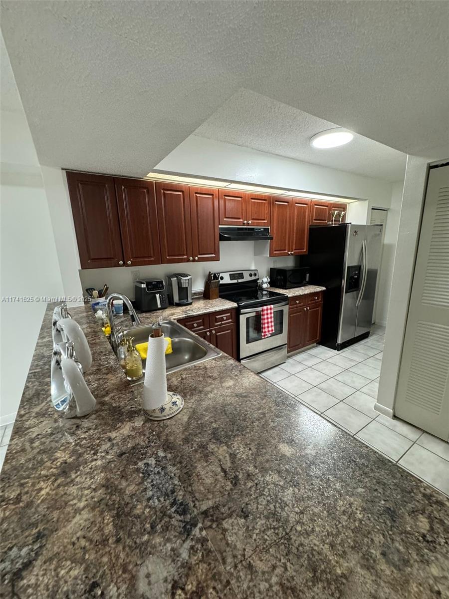 LE CLUB AT OLD CUTLER CON - Residential