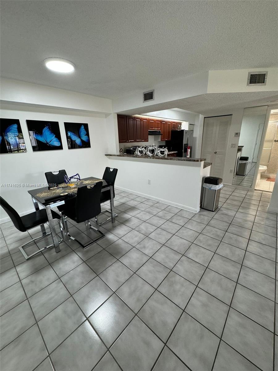 LE CLUB AT OLD CUTLER CON - Residential