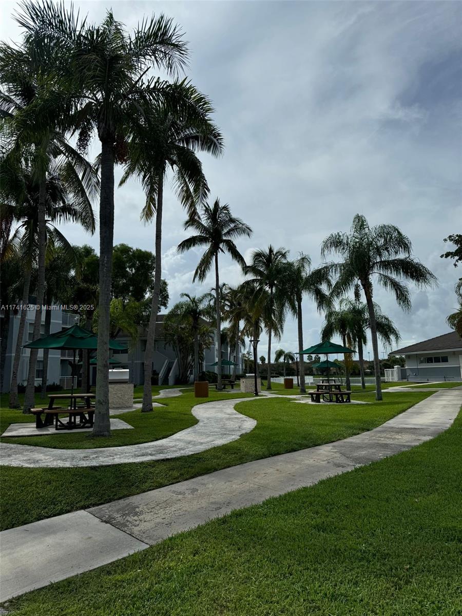 LE CLUB AT OLD CUTLER CON - Residential