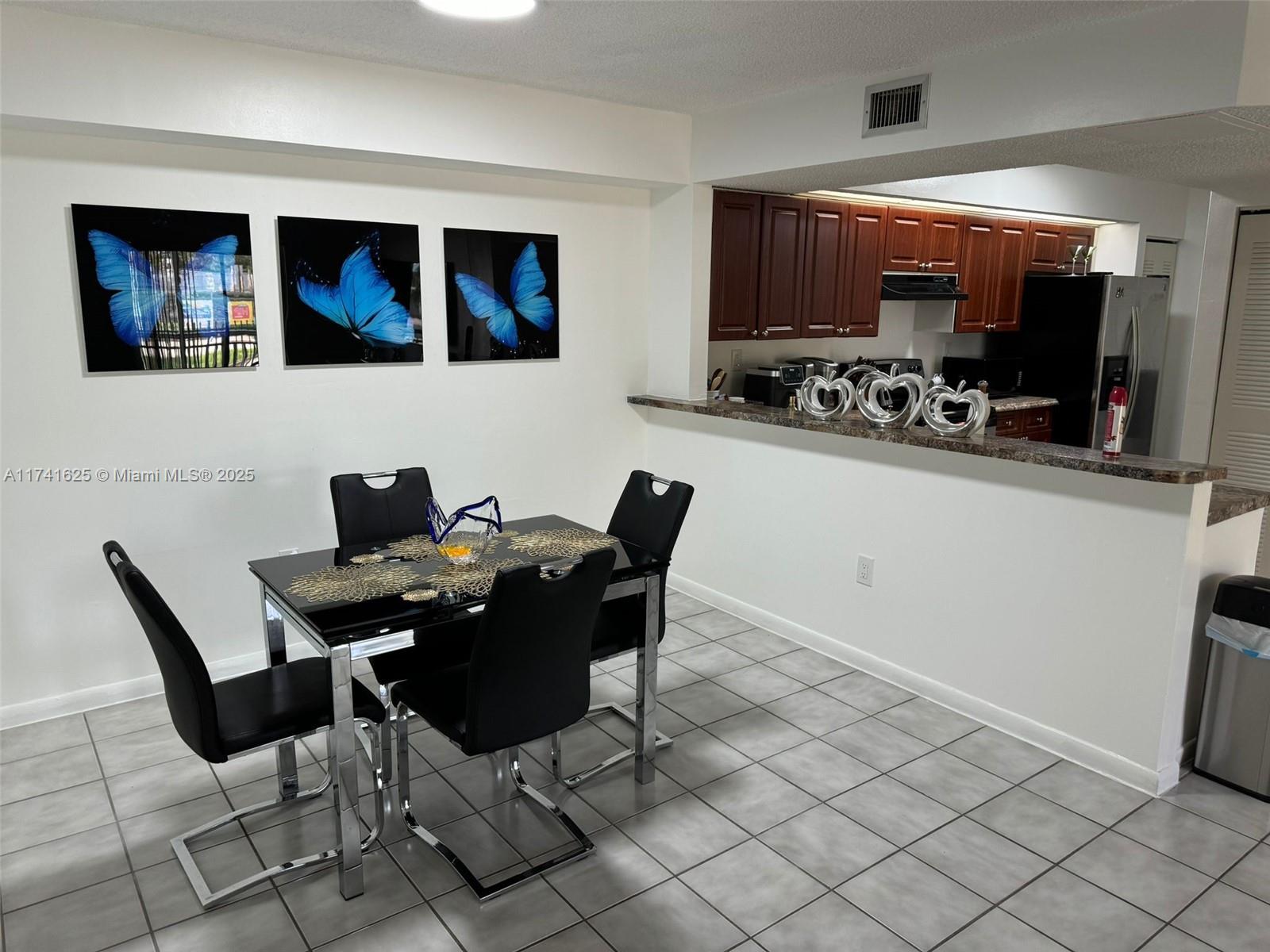 LE CLUB AT OLD CUTLER CON - Residential