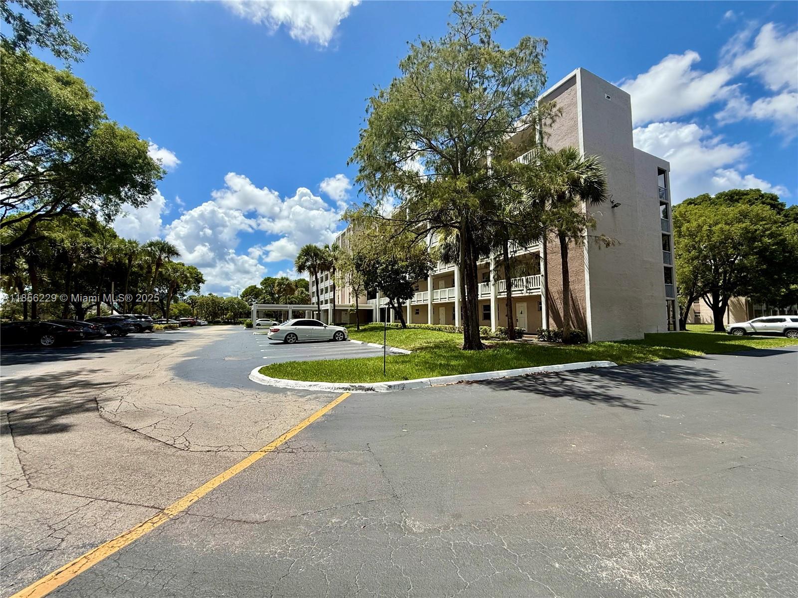 SHERWOOD SQUARE CONDOMINI - Residential Lease