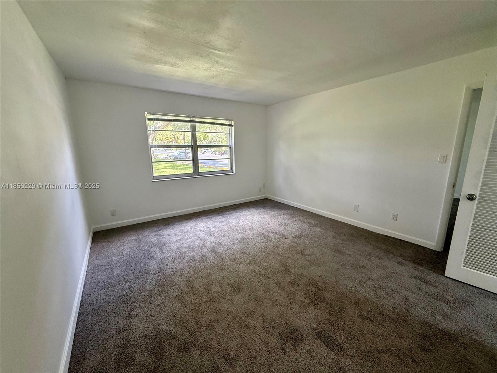 SHERWOOD SQUARE CONDOMINI - Residential Lease