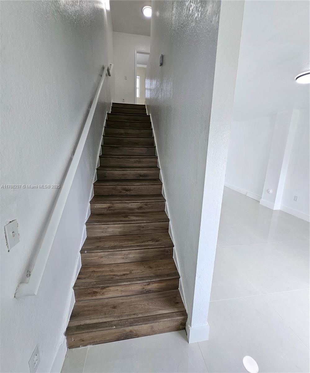 SUNSET PALM VILLAS CONDO - Residential