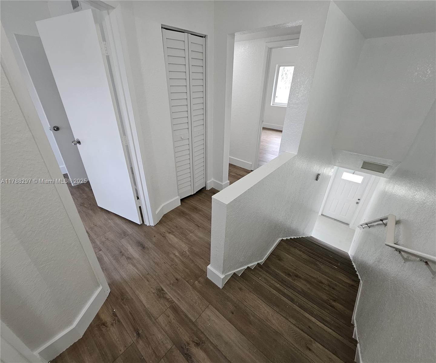 SUNSET PALM VILLAS CONDO - Residential