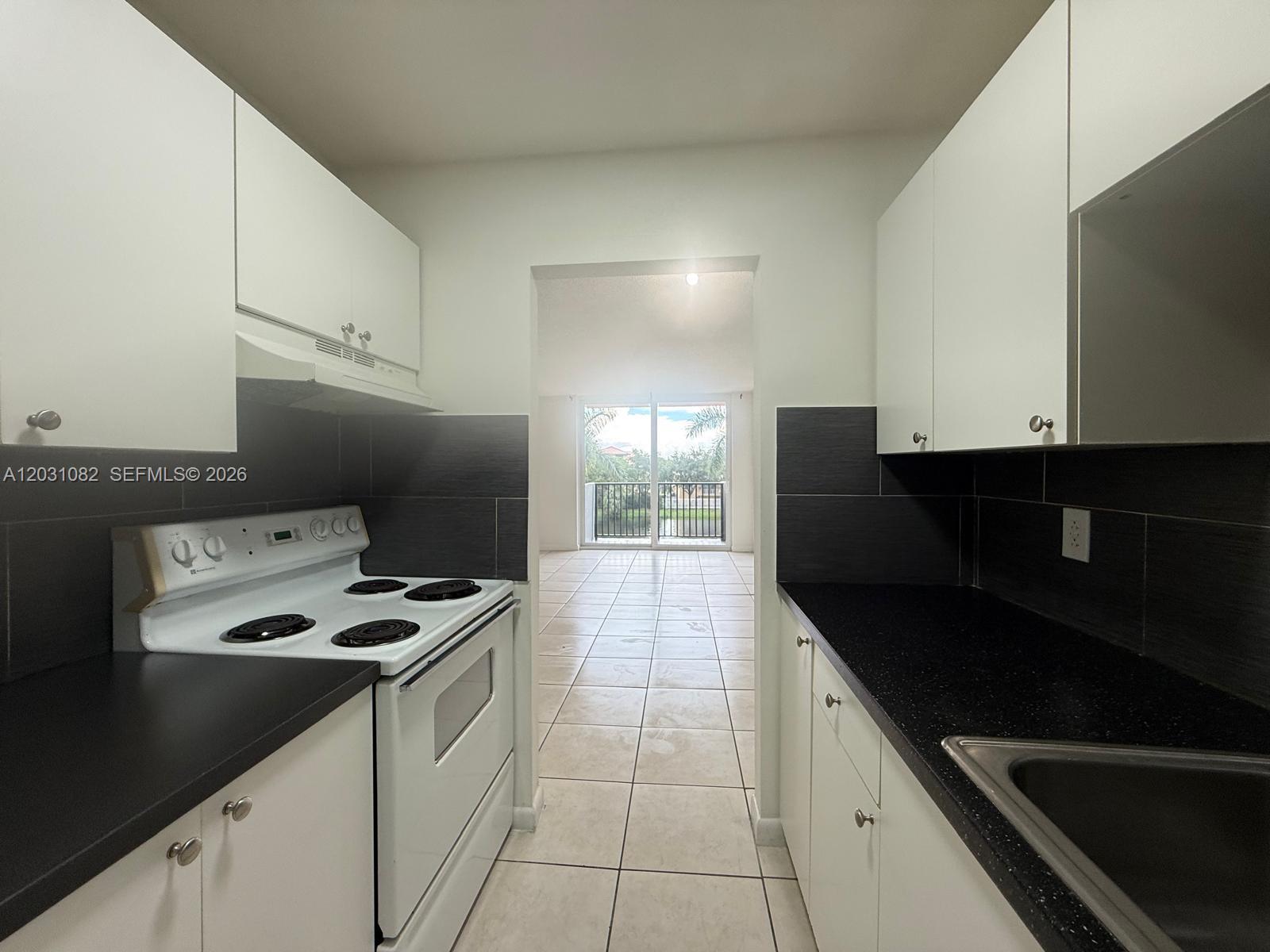 2075 NE 164th St 302