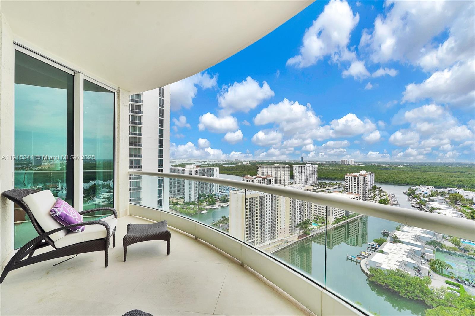 TURNBERRY OCEAN COLONY - Residential