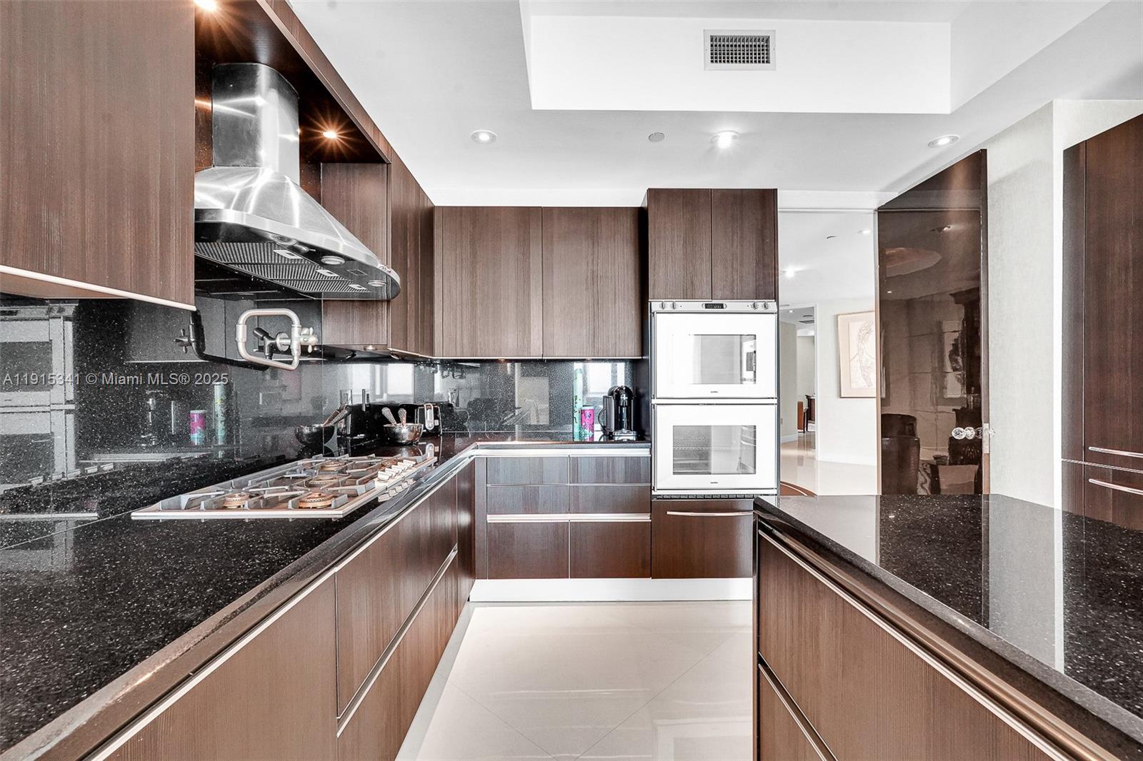 TURNBERRY OCEAN COLONY - Residential