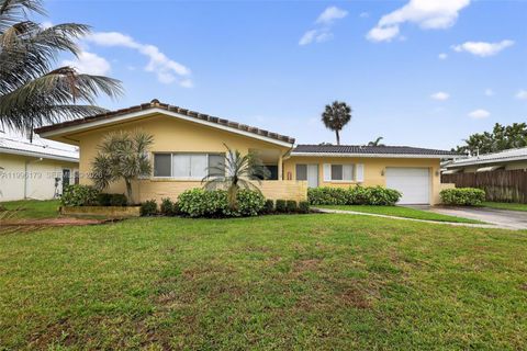Photo of 1104 SW 12th St, Boca Raton, FL 33486 (MLS # A11996179)