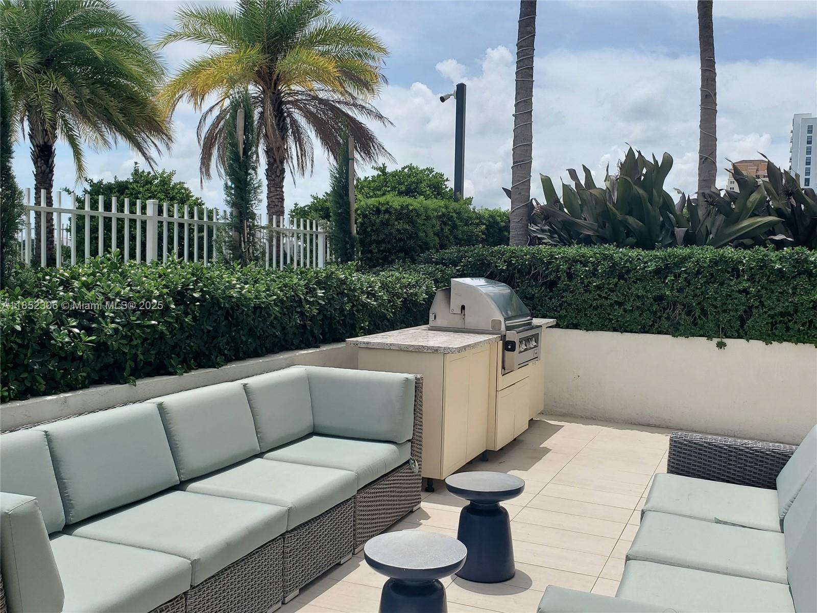 THE ASTON CONDO - Residential