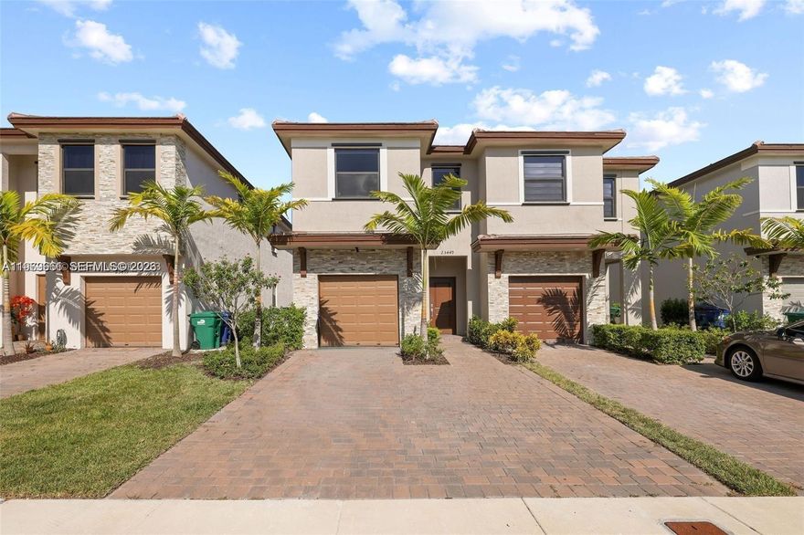Beautiful spacious townhome, 3 bedrooms 2 and 1/2 baths, large covered backyard and plenty of room to growth. Built in 2022 with low HOA, enjoy Resort style Amenities and an easy location near the Turnpike