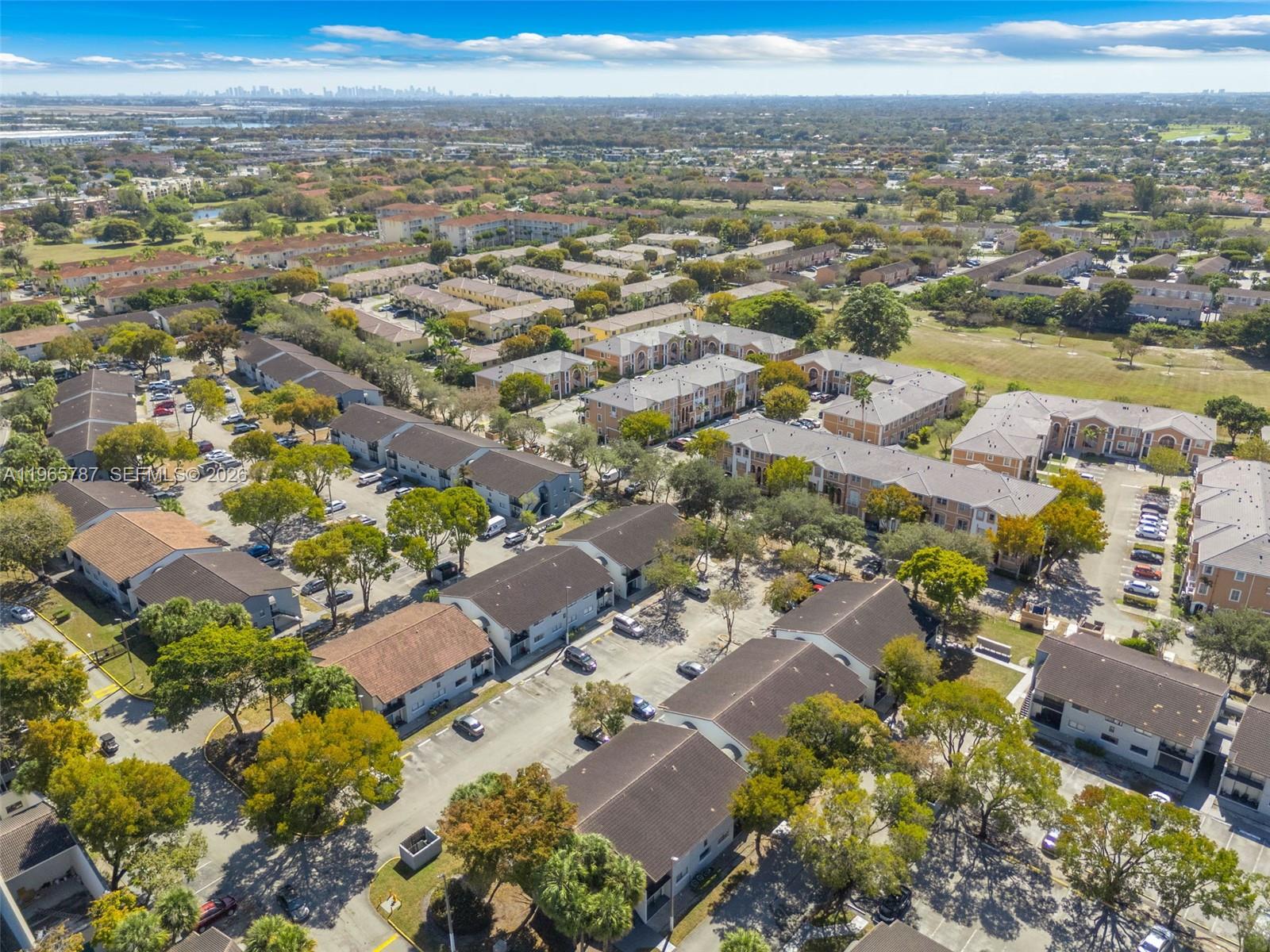 VILLA BELLINI CONDO - Residential