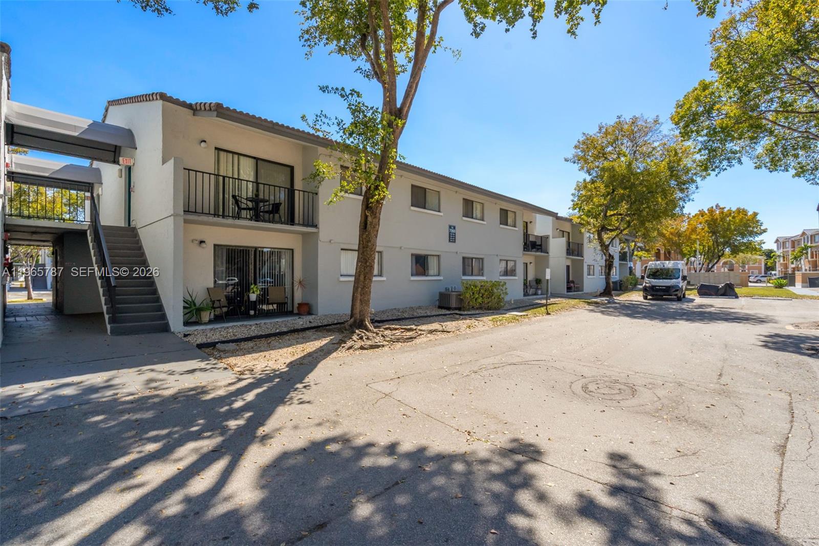 VILLA BELLINI CONDO - Residential