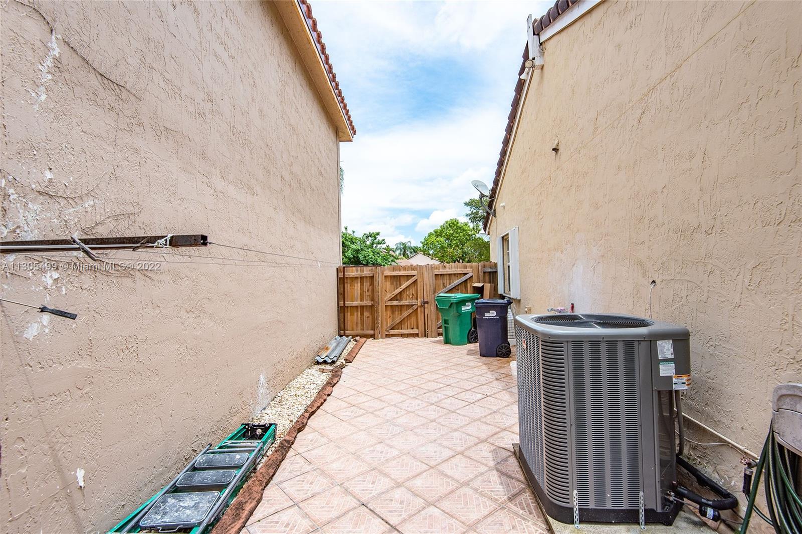 IMPERIAL GROUP - Residential