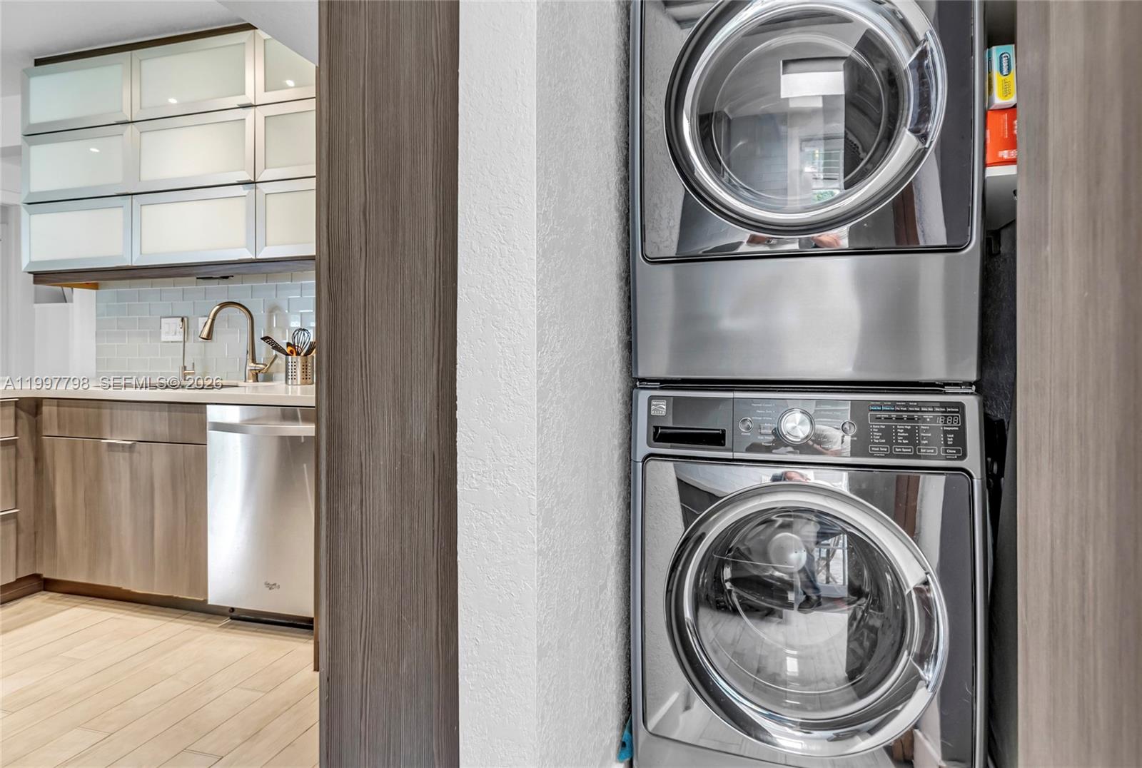 CAMNER GABLES - Residential