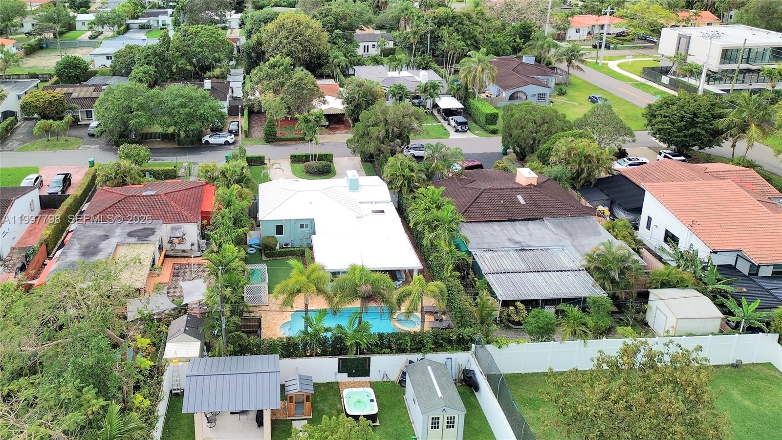 CAMNER GABLES - Residential