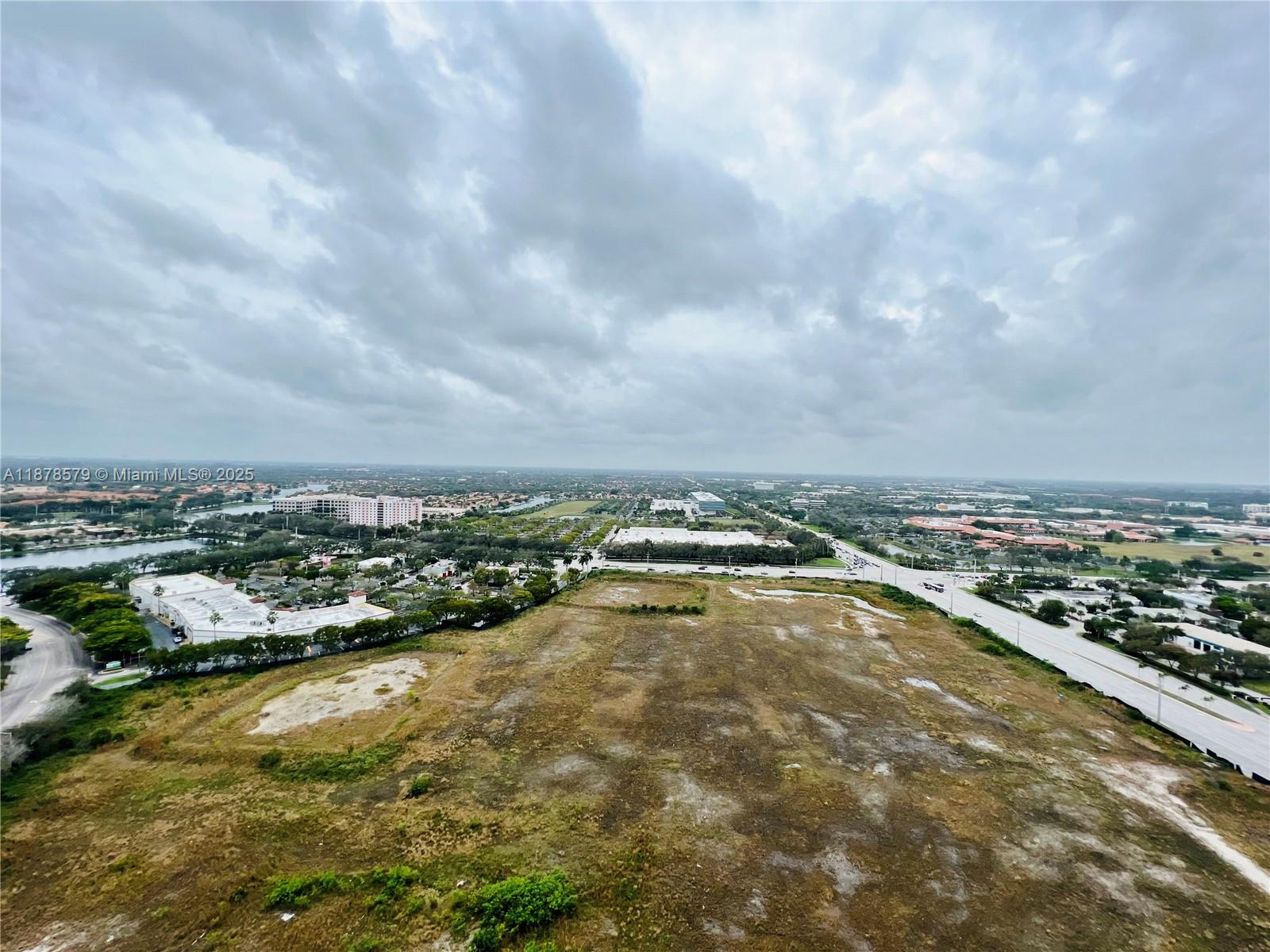 METROPICA NORTH TOWER ONE - Residential
