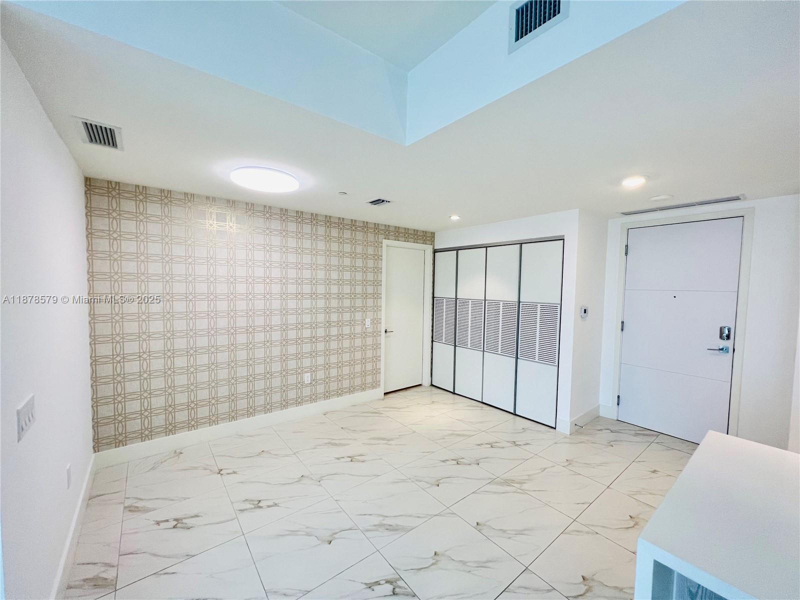 METROPICA NORTH TOWER ONE - Residential