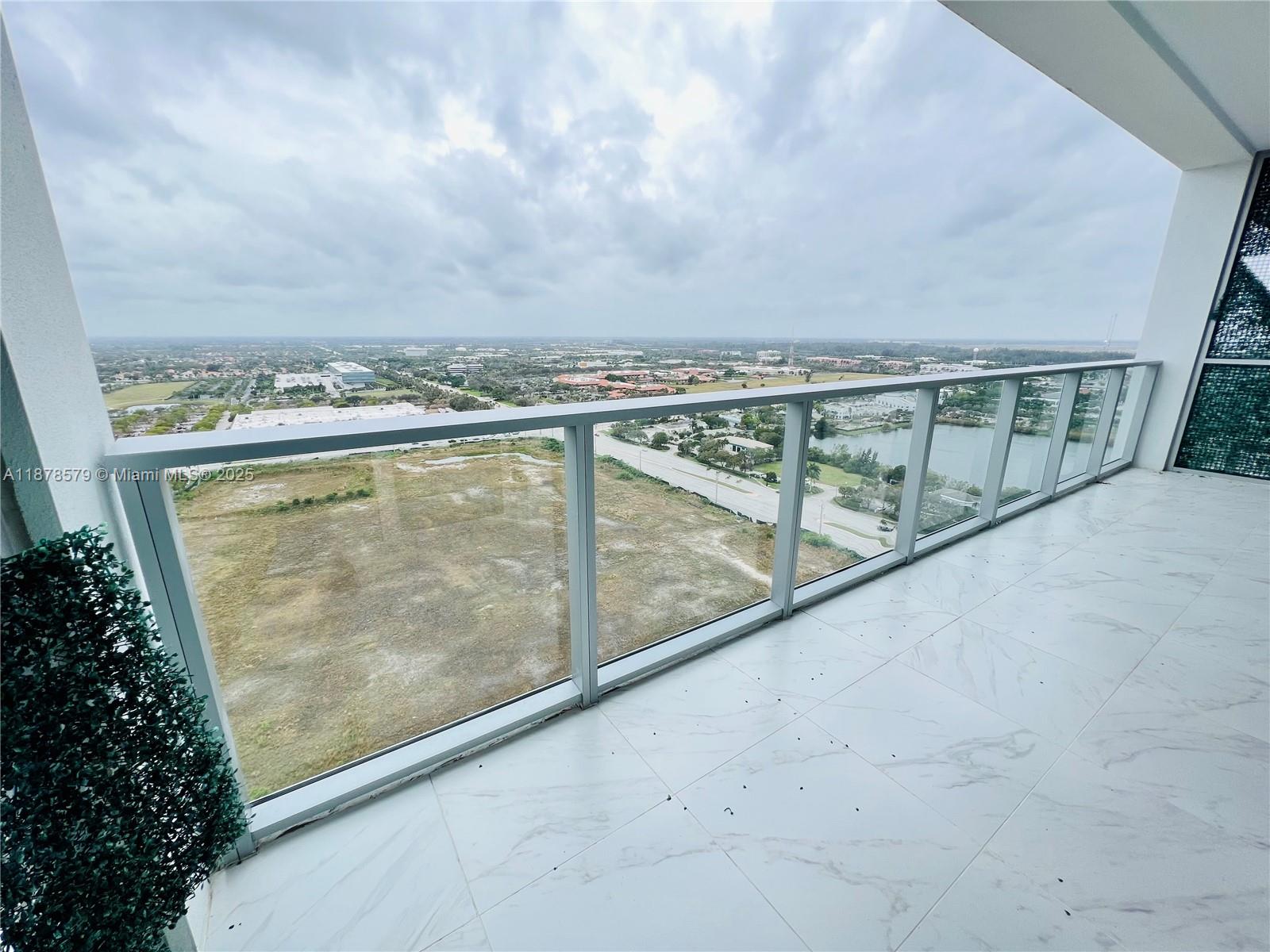 METROPICA NORTH TOWER ONE - Residential