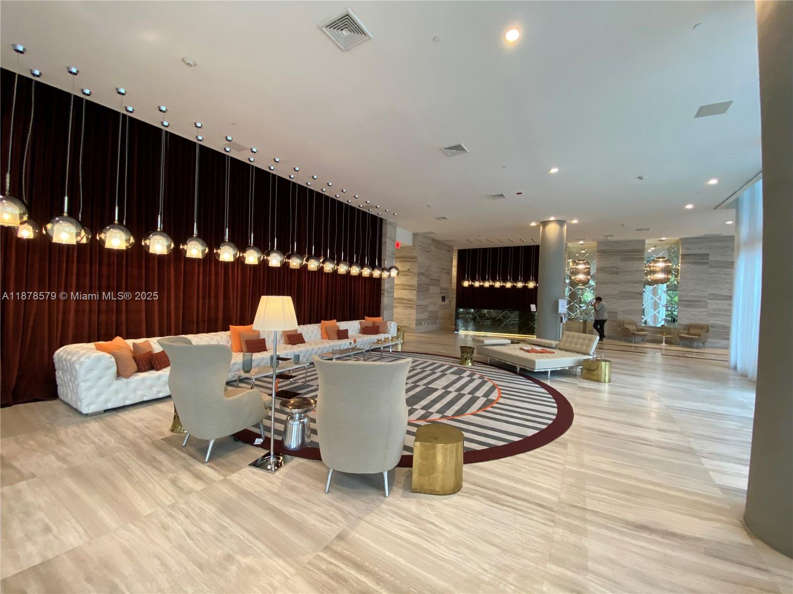 METROPICA NORTH TOWER ONE - Residential