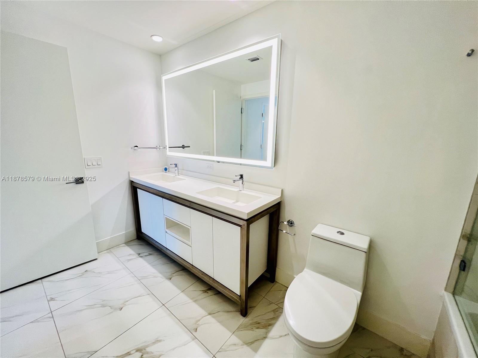 METROPICA NORTH TOWER ONE - Residential