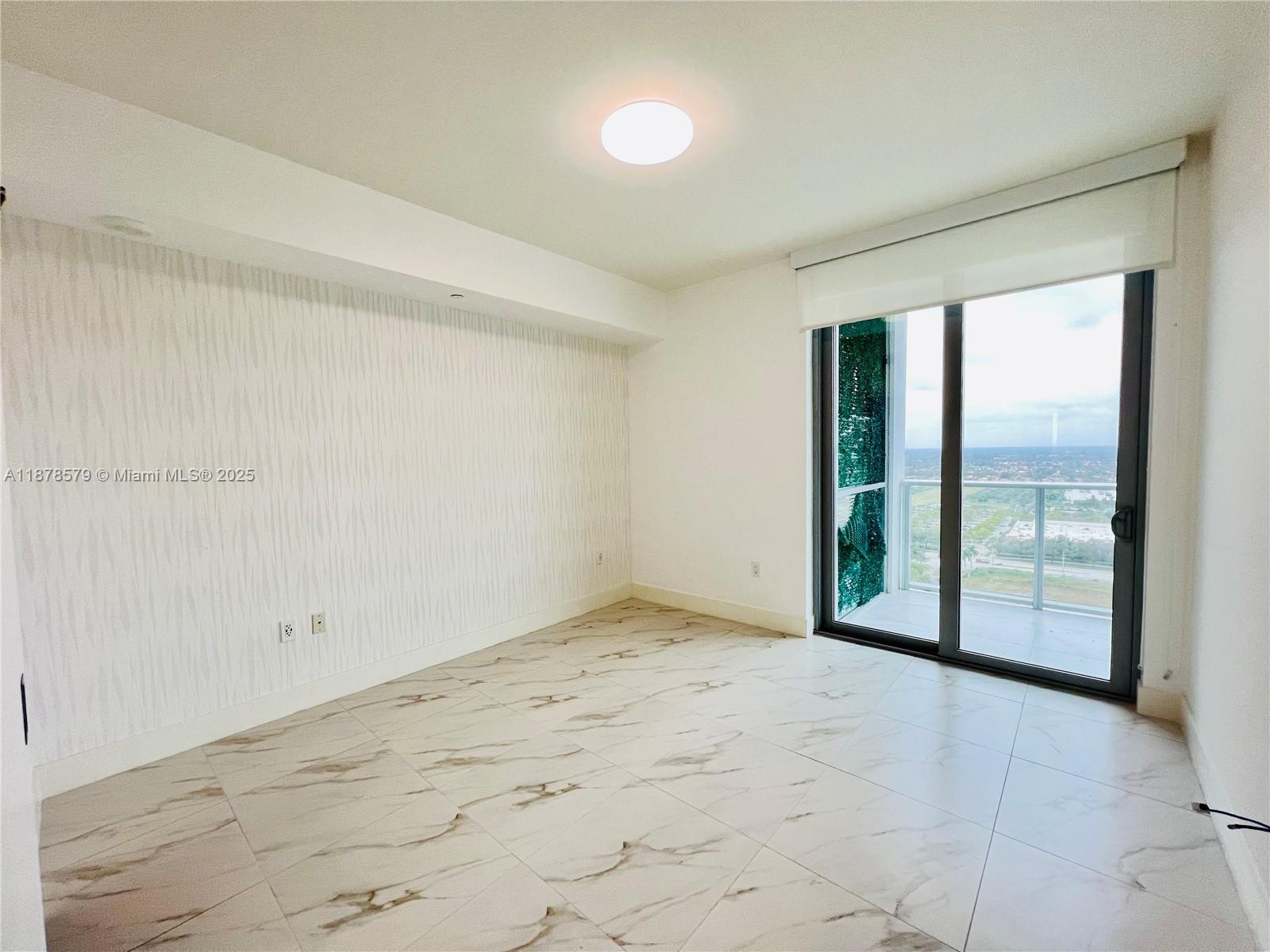 METROPICA NORTH TOWER ONE - Residential