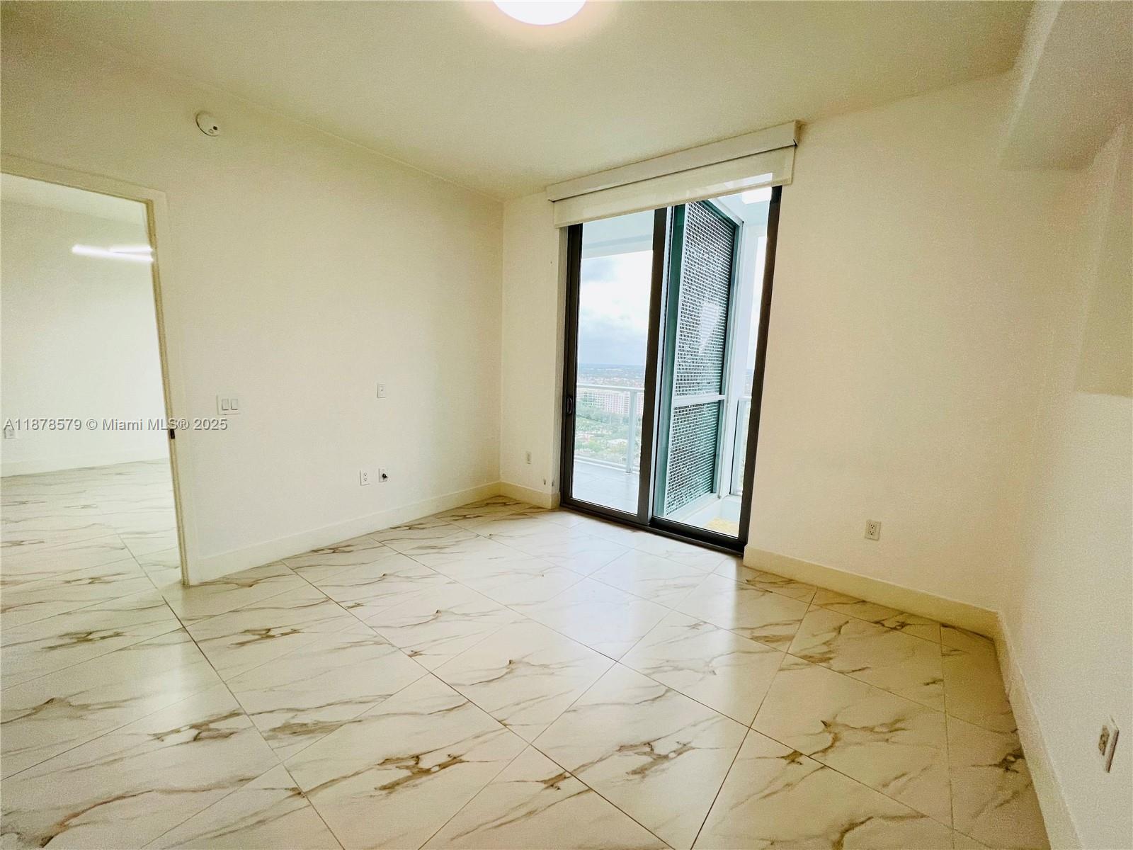 METROPICA NORTH TOWER ONE - Residential