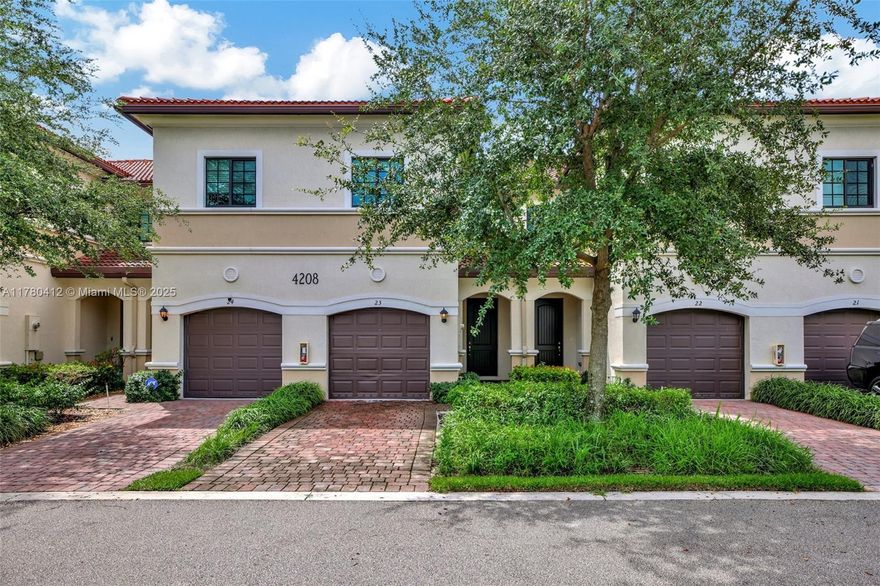 Modern 3-bed, 2.5-bath townhouse in the heart of Oakland Park! Located off Dixie Hwy between Oakland Park Blvd & Commercial Blvd, with quick access to US-1, I-95, Coral Ridge Mall, breweries, restaurants, and just minutes from Fort Lauderdale Beach. Features an open kitchen with granite counters, modern appliances, tile floors downstairs, and wood vinyl upstairs. Pet-friendly community with a pool, running track, private lake, and more. Includes 1-car garage and driveway.

Don’t miss this opportunity—schedule your showing today!