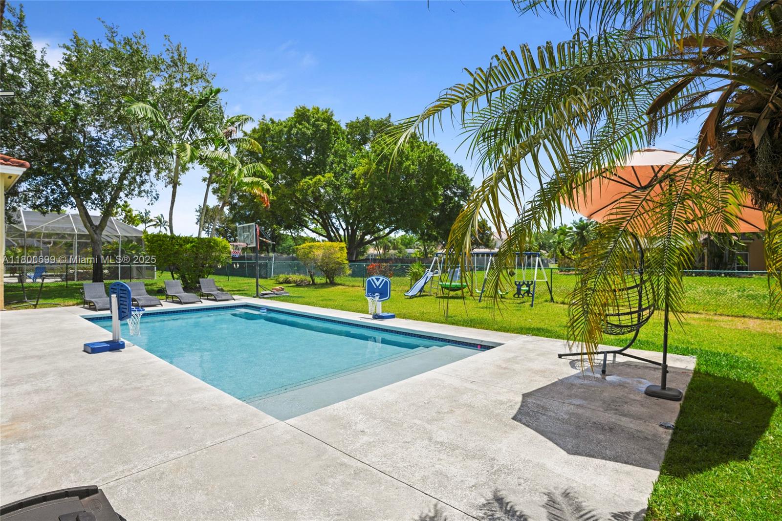 2905 Fairways Dr, Homestead, Miami-Dade County, Florida - 4 Bedrooms  
3 Bathrooms - 