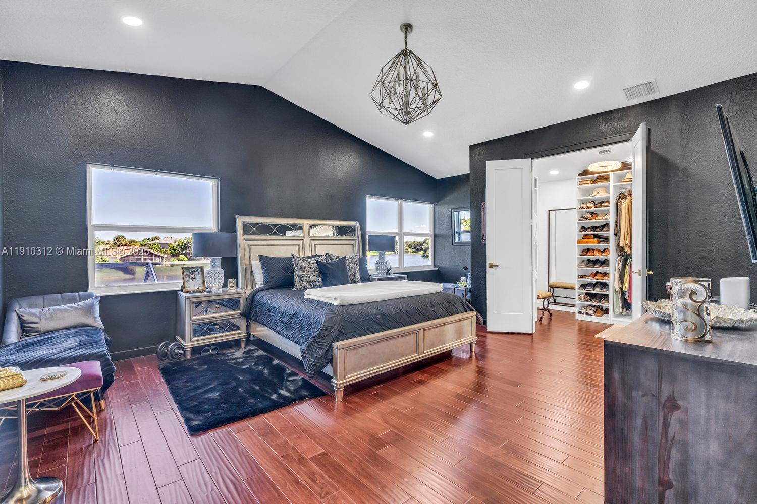 TOWNGATE - Residential